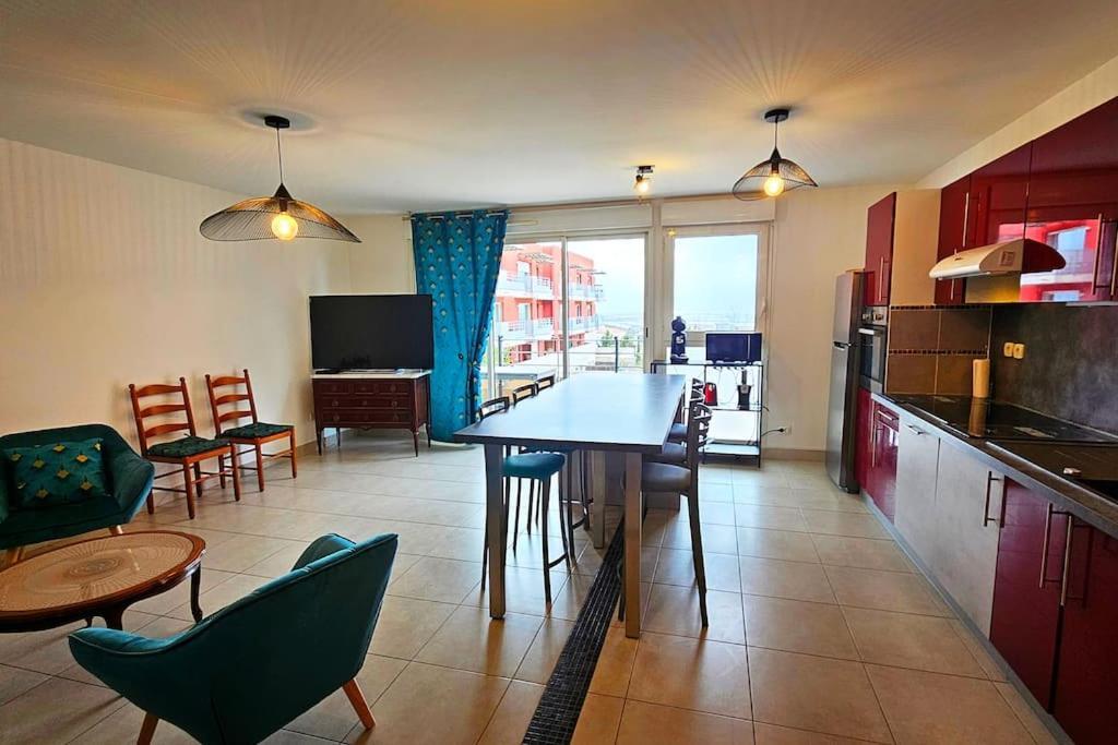 Les Marches Du Soleil Apartment Сет Екстериор снимка