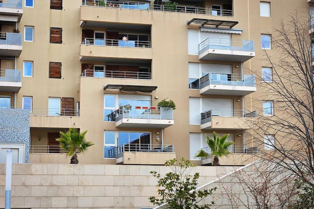 Les Marches Du Soleil Apartment Сет Екстериор снимка