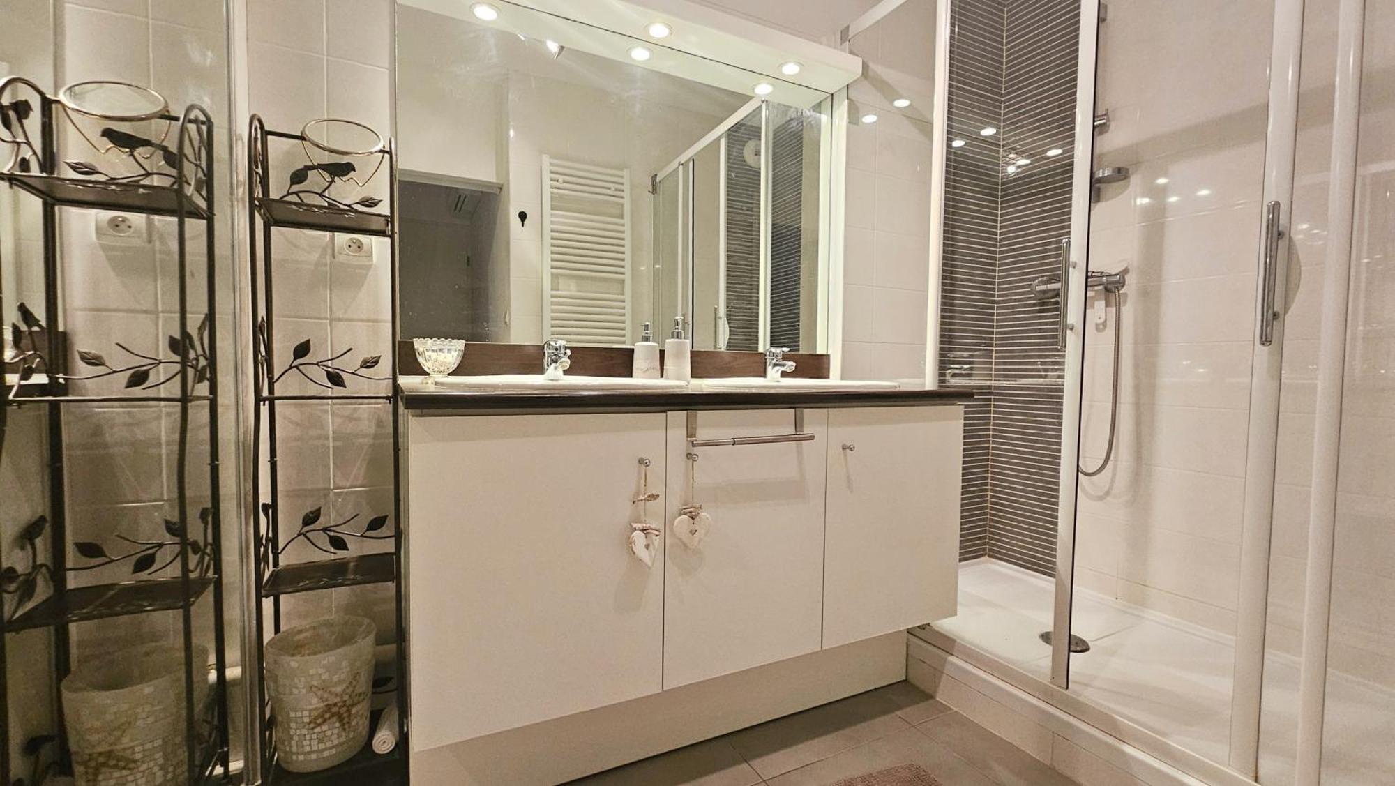 Les Marches Du Soleil Apartment Сет Екстериор снимка